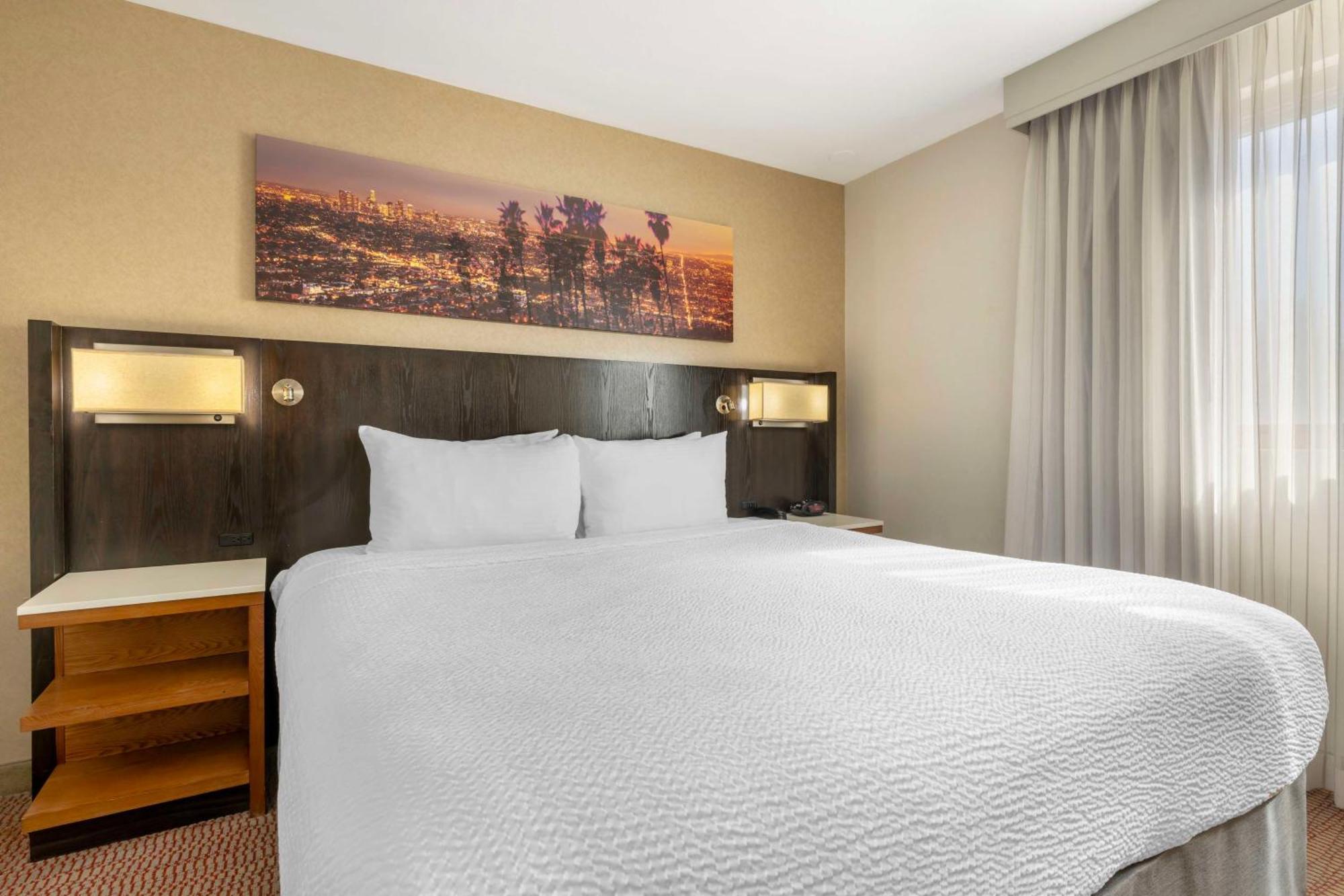 Hotel Western Royal Palace &